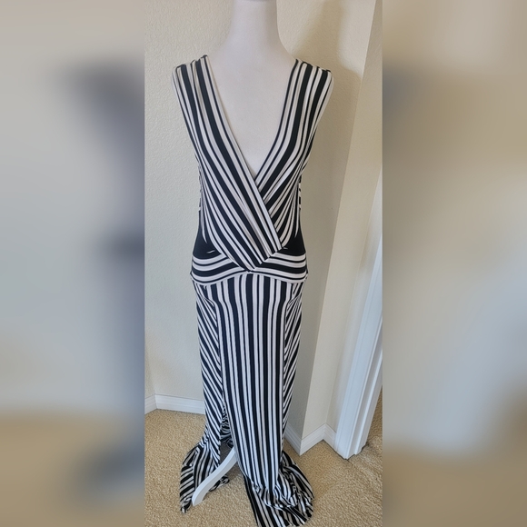 Remain Maxi striped dress, accentuates curves, size Medium - Picture 2 of 4